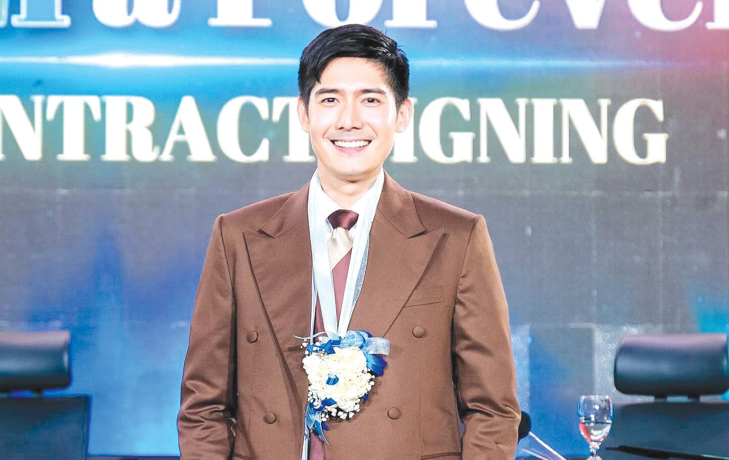 Robi Domingo marks 17 years as Kapamilya