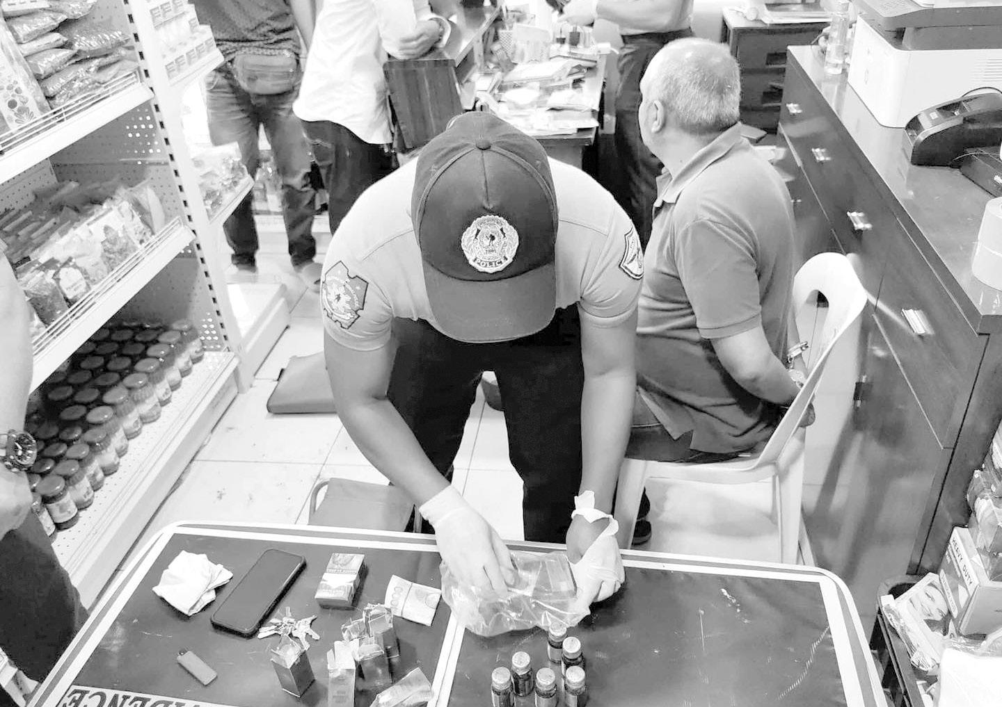 Expat nabbed for selling “opium”