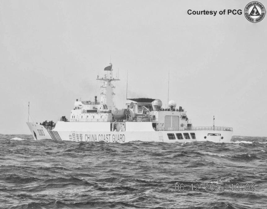 PCG drives China vessel off Zambales