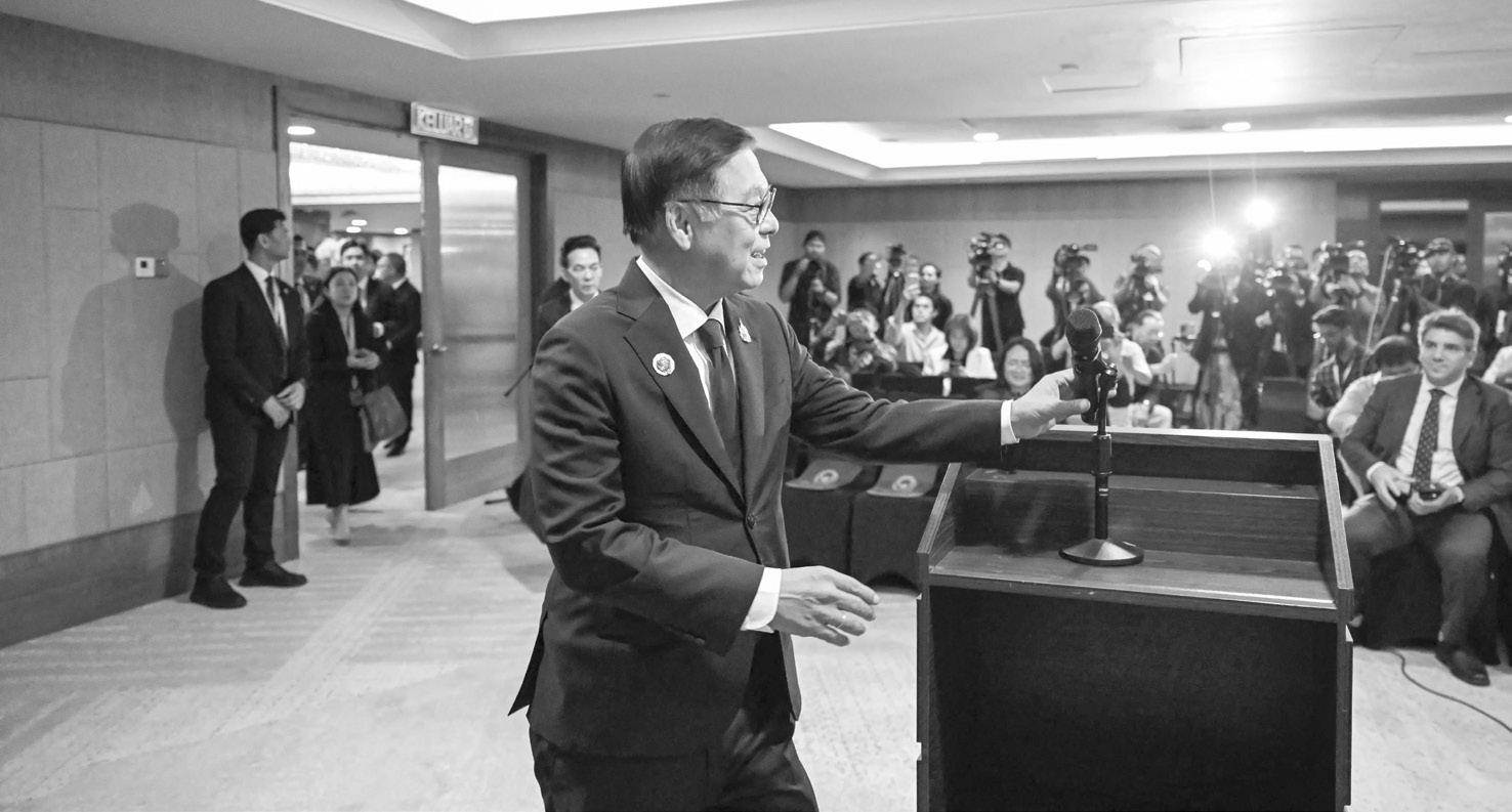 SEA foreign ministers press Thailand, Cambodia on truce
