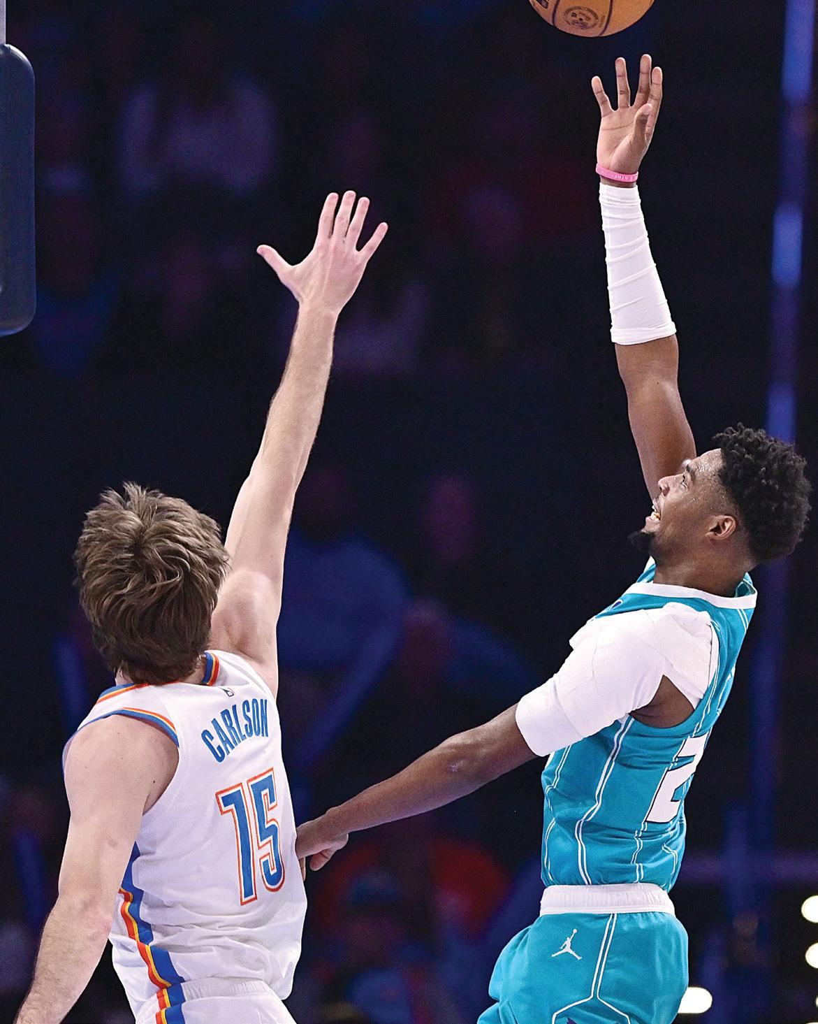 Hornets shock Thunder, Pistons dominate Knicks