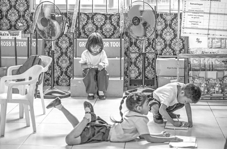 DepEd eyes trimester system