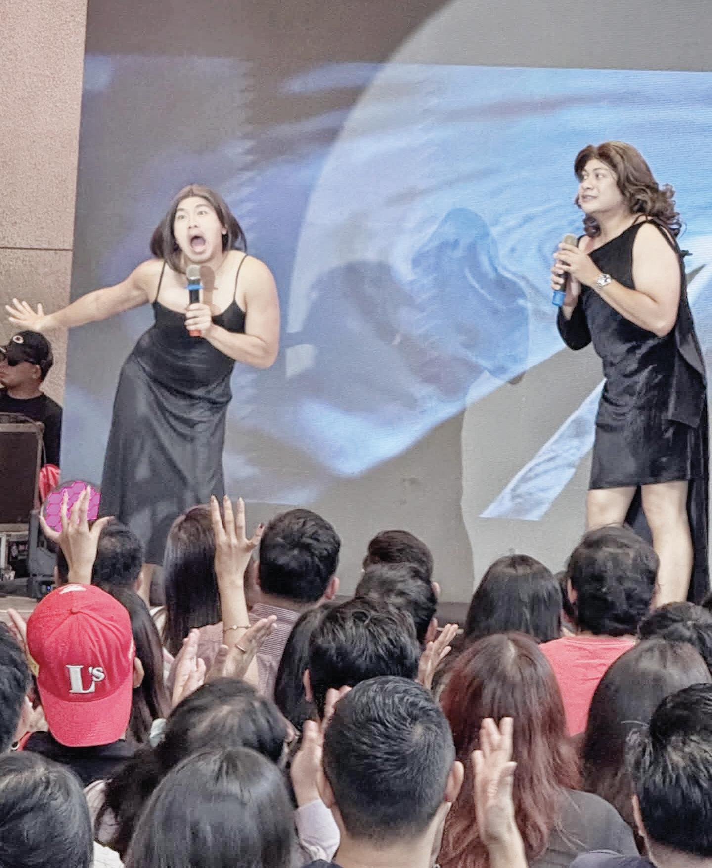 Dogshow Divas bring humor to Cebu