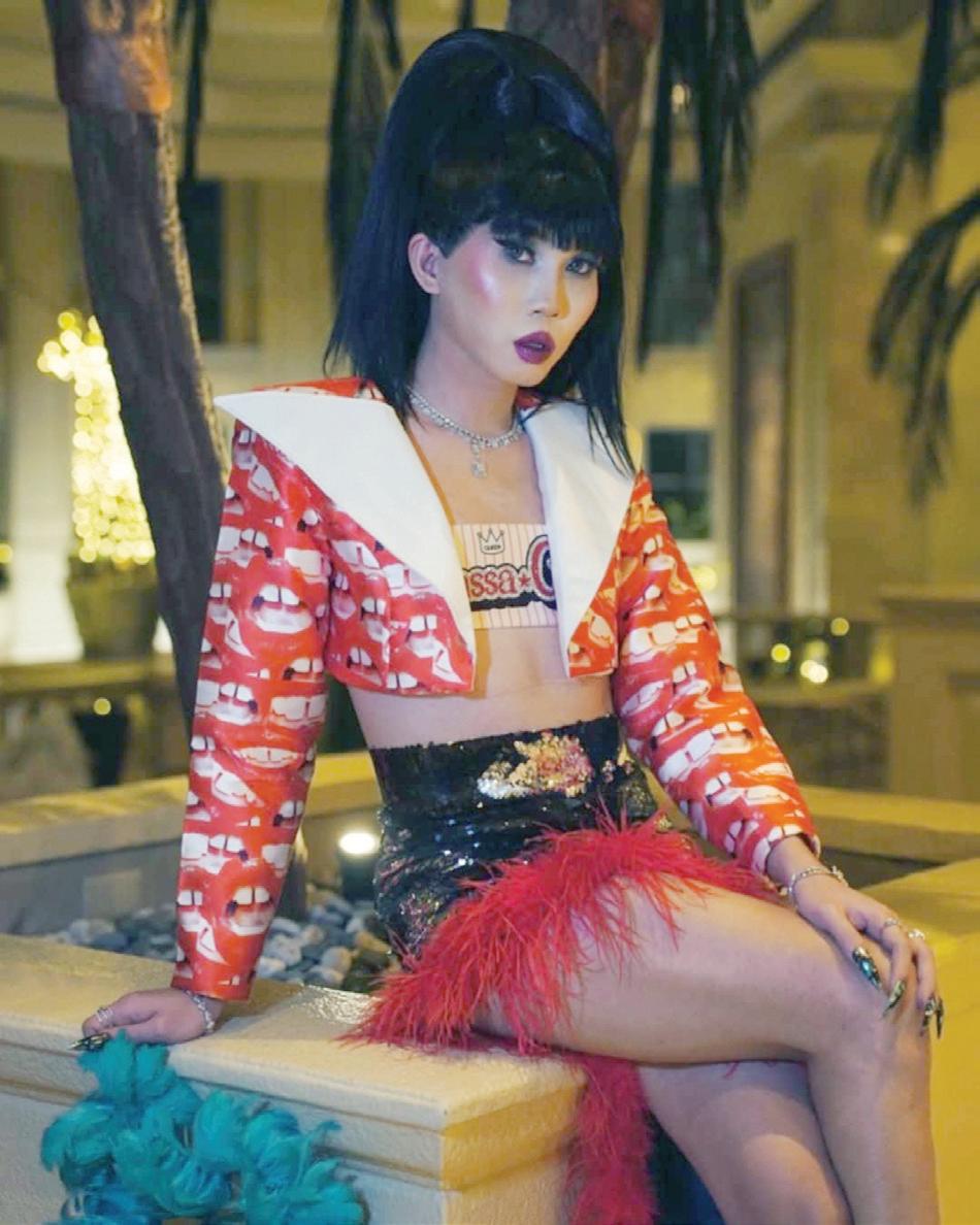 Sassa Gurl on turning flaws into online fame