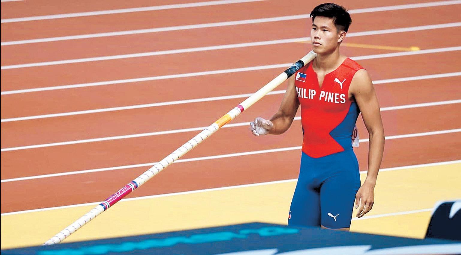 Obiena passes up World Indoors