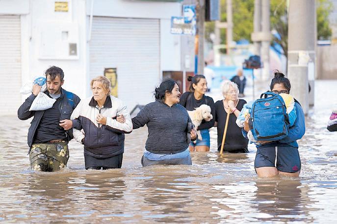 Argentina Declares National Mourning as Flood Toll Hits 16