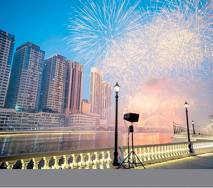 The new 'proposal' place in town glows like a diamond