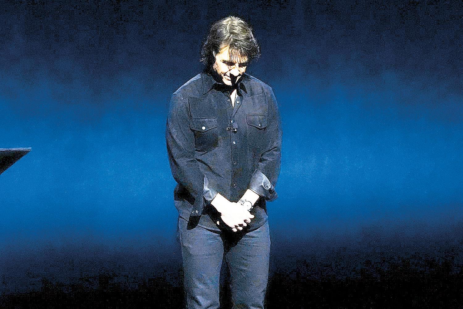 Tom Cruise Pays Tribute to Val Kilmer