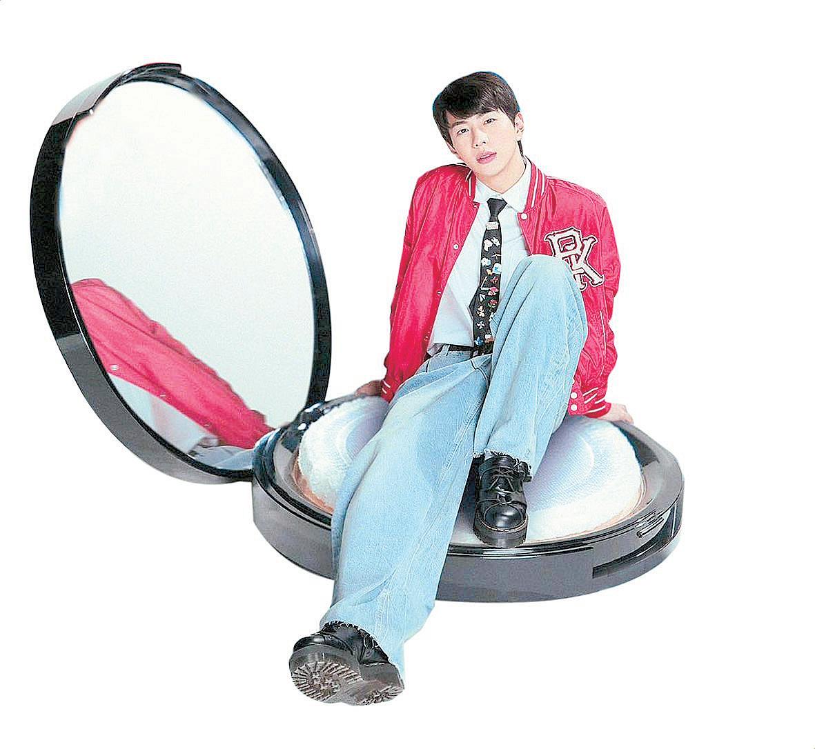 EVER BILENA'S FACE POWDER GETS A K-POP GLOW WITH CHOI BO-MIN