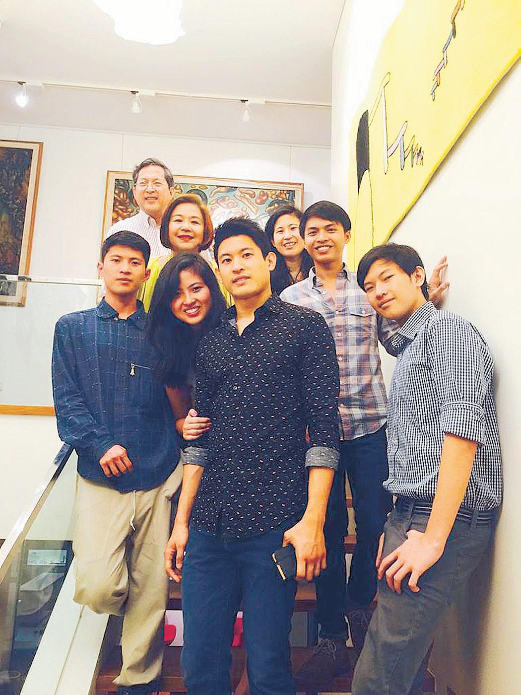 KIM CAMACHO