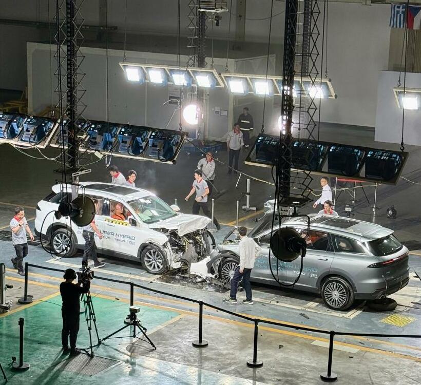 CRASHING CARS: HOW MANUFACTURERS ARE MAKING CARS SAFER