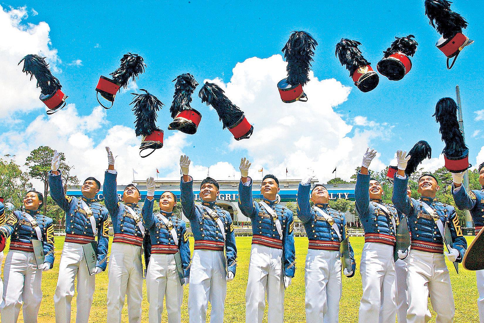 Comelec proclaims winning senators