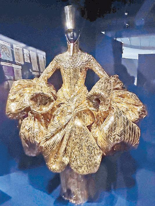 POWER, PRESTIGE, AND THE POLITICS OF GOLD