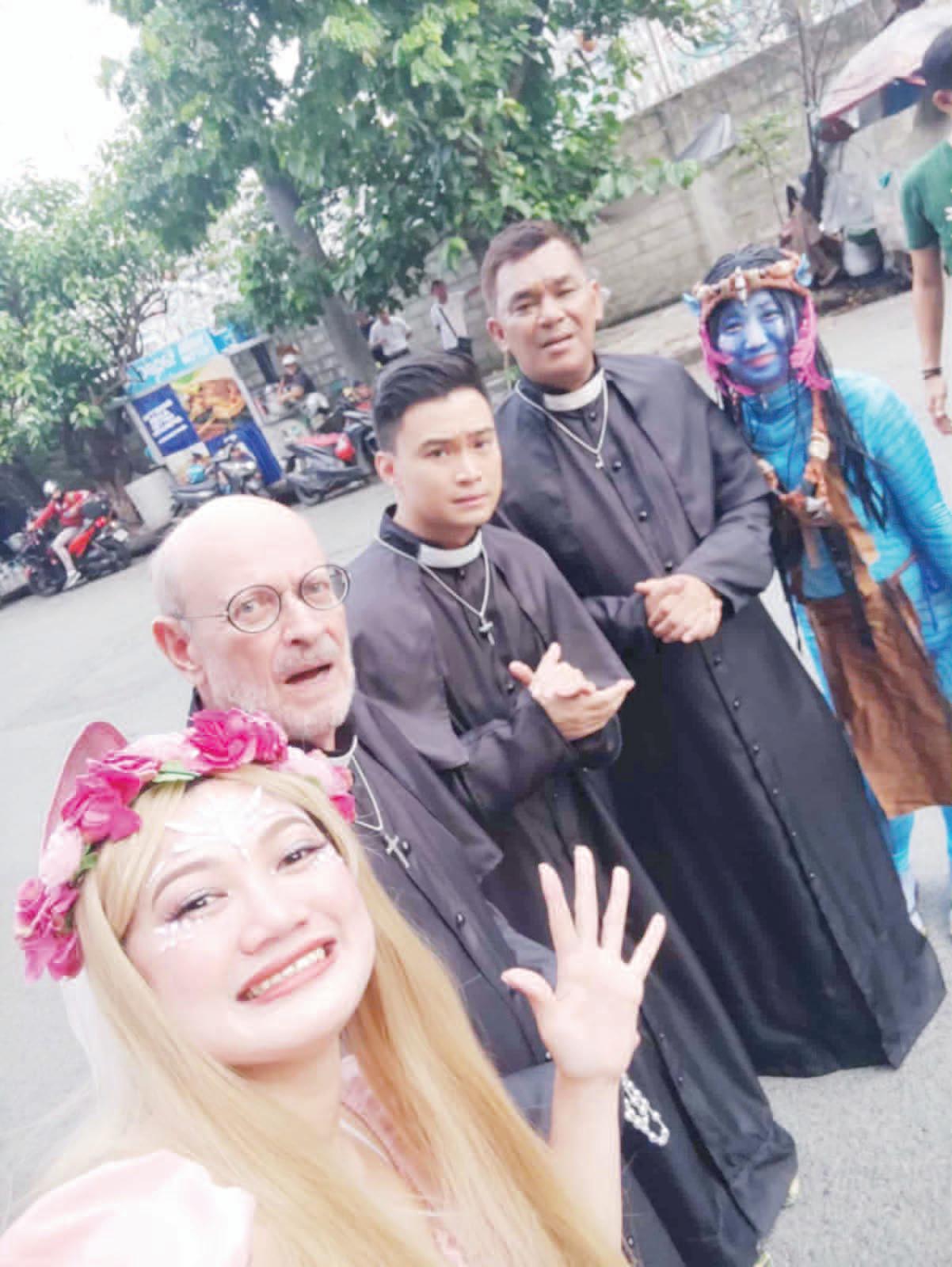 The comedy of costumes in 'Isang Komedya sa Langit'