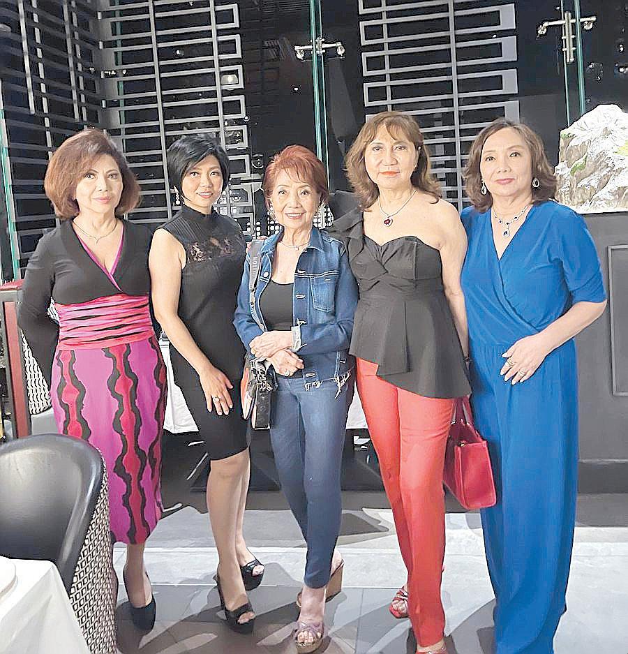 Amigas' get-together