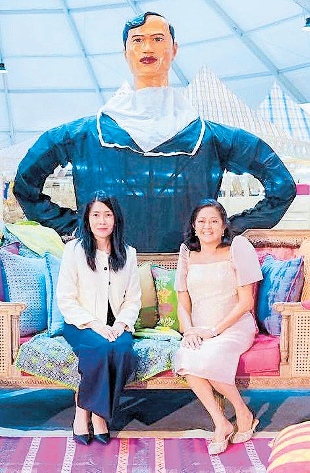 'TOUCH THE CRAFTSMEN'S HANDS, FEEL THEIR SOULS'