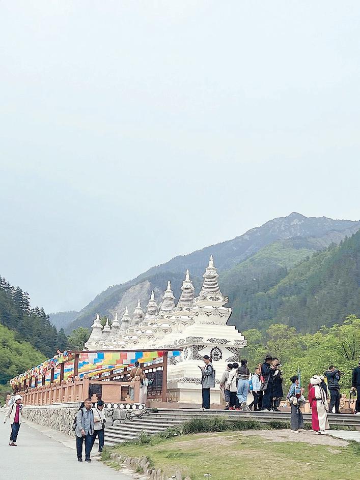 CHINA TODAY: WHERE ANCIENT FUTURISTIC MEETS