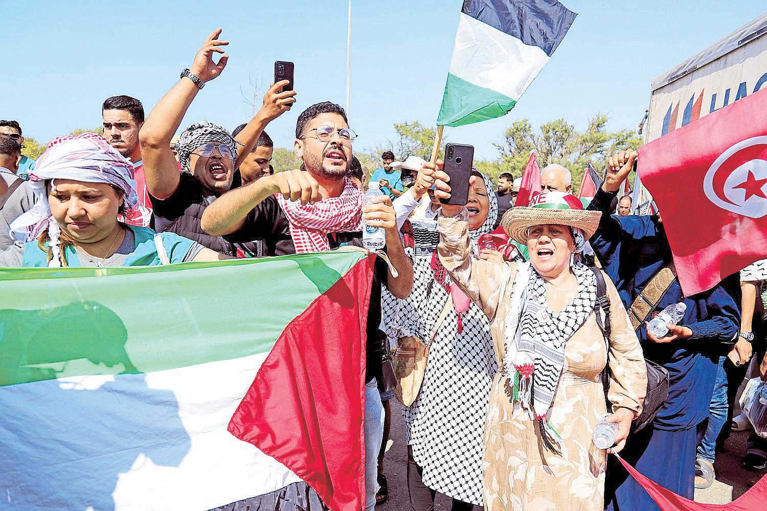 Activists marching to Gaza stopped in Libya, Egypt