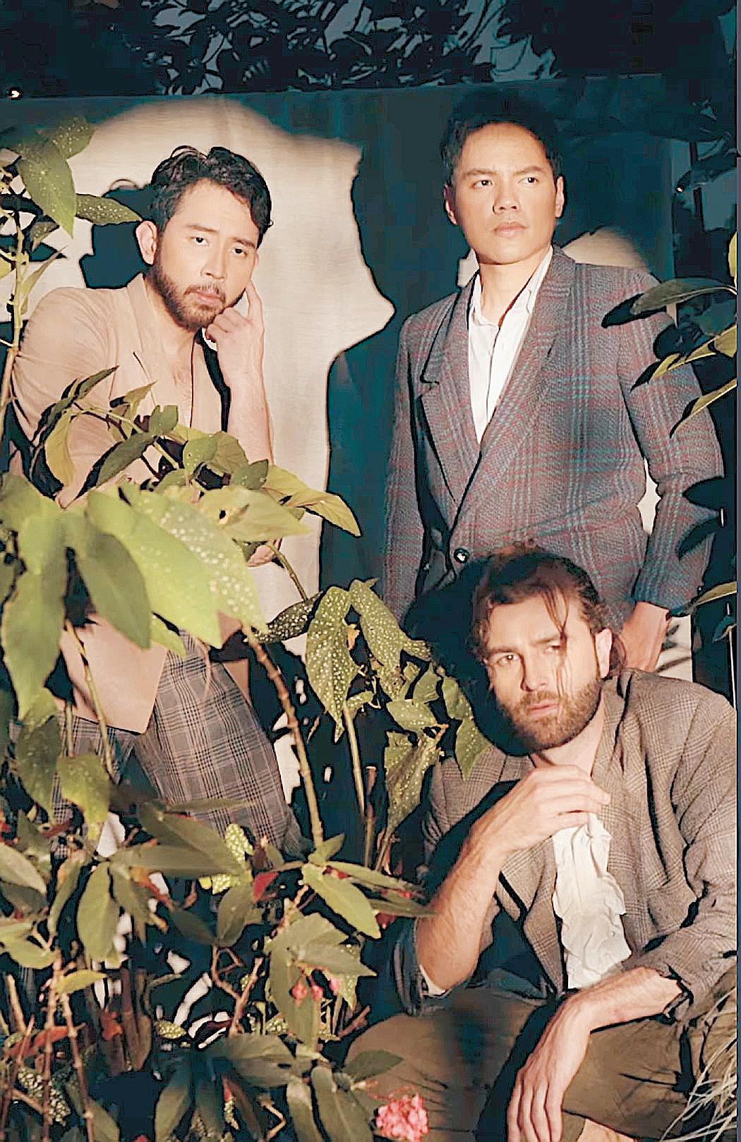 THE IMPORTANCE OF BEING EARNEST ABOUT ART (AND FRIENDSHIP)