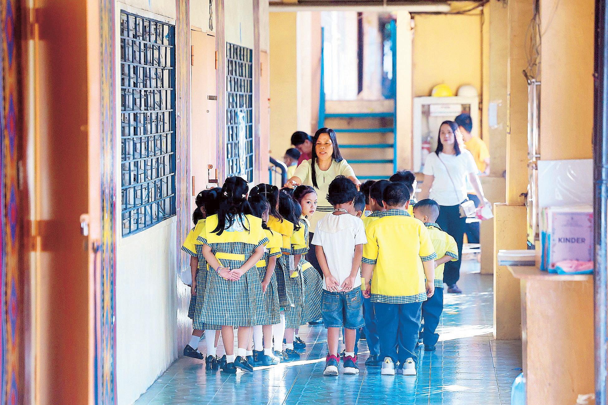 Slow responders: 8 NCR police chiefs relieved