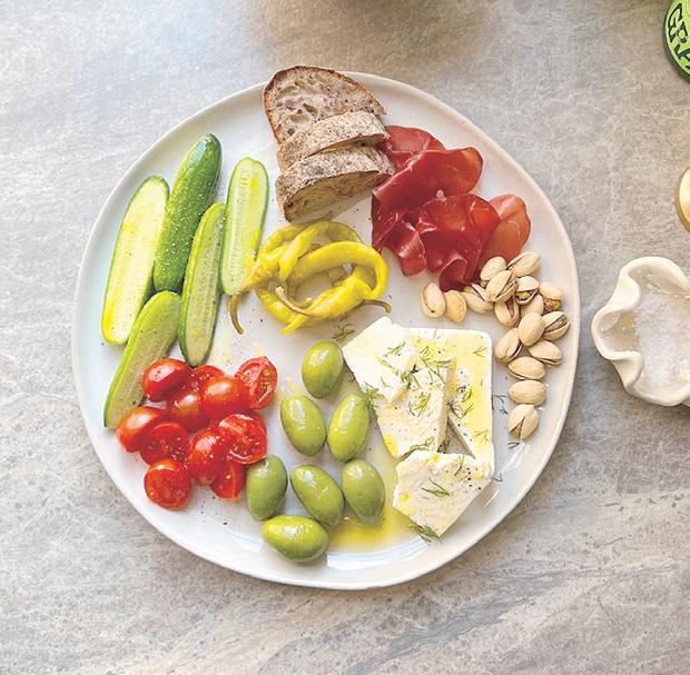 THE ART OF SNACK SWAGGER AND SOLO FEASTING