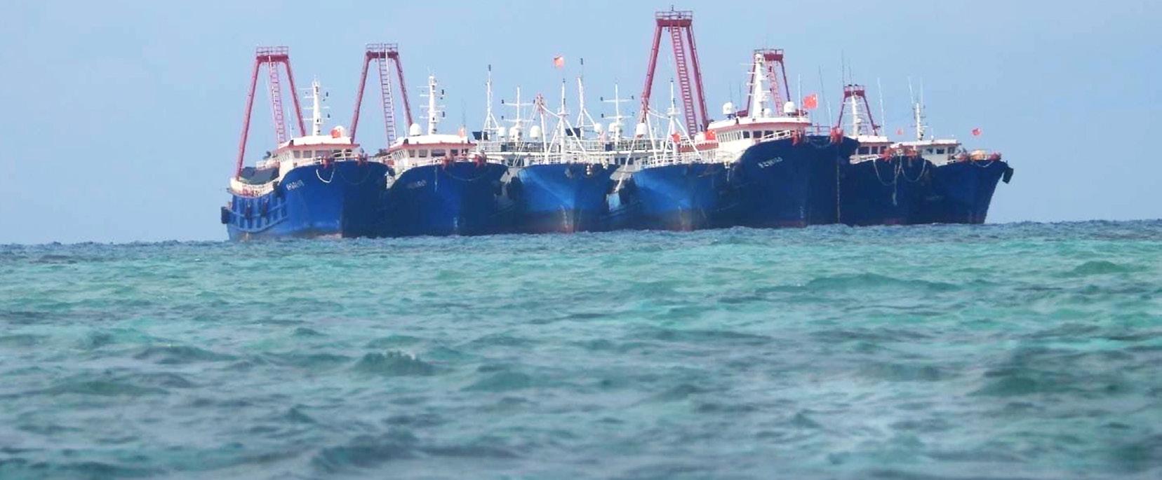 PCG: Chinese militia vessels swarm Rozul reef