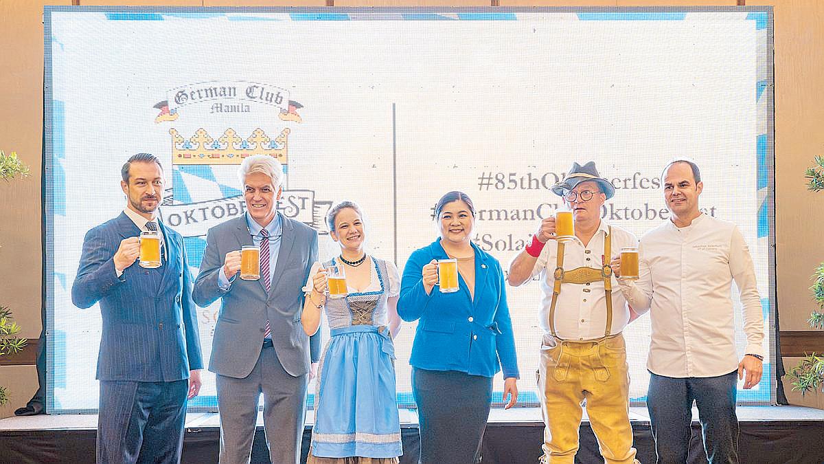 GET YOUR HOFBRÄU ON AT SOLAIRE'S OKTOBERFEST
