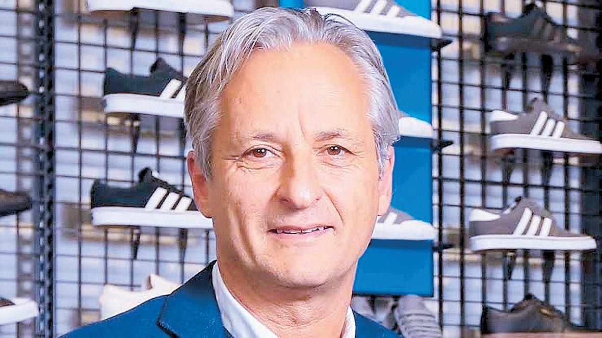 WE LOOK AT PEOPLE'S FEET AND THEIR SPORTS LIFESTYLE