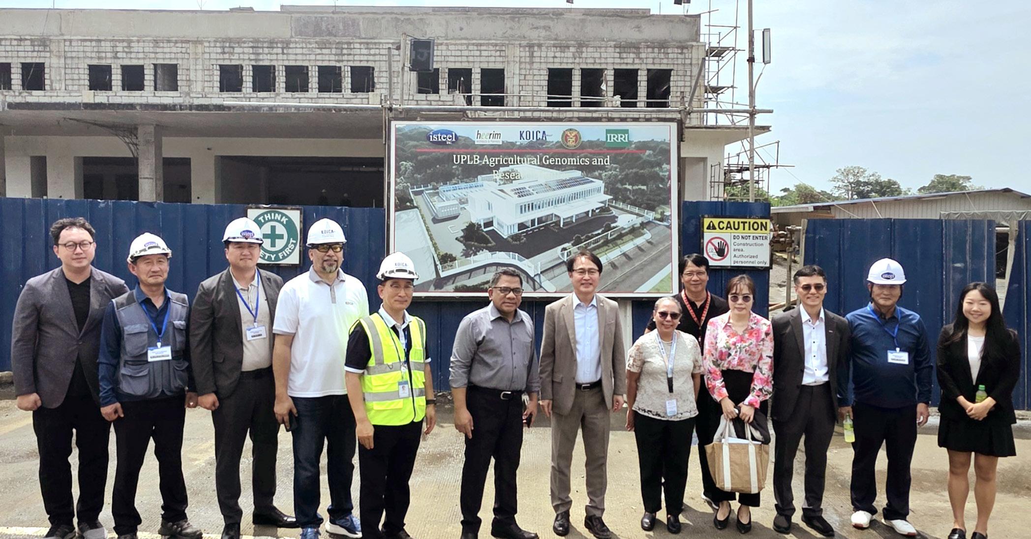 Korean Envoy Visits UPLB Genomics Center
