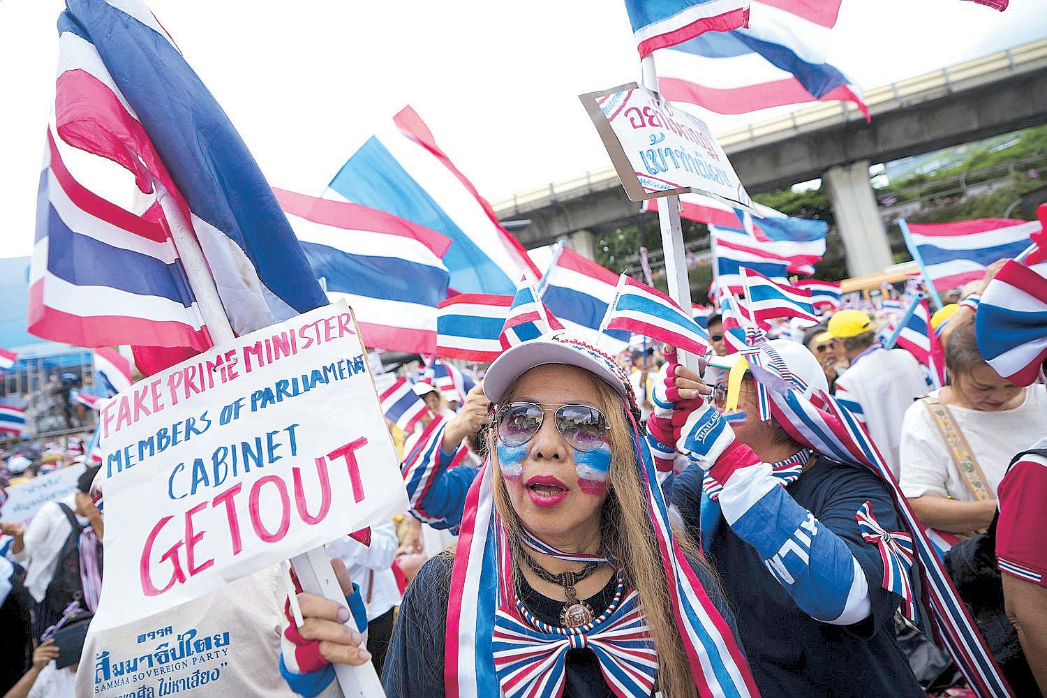 Protesters Gather in Bangkok to Demand Thai PM's Resignation