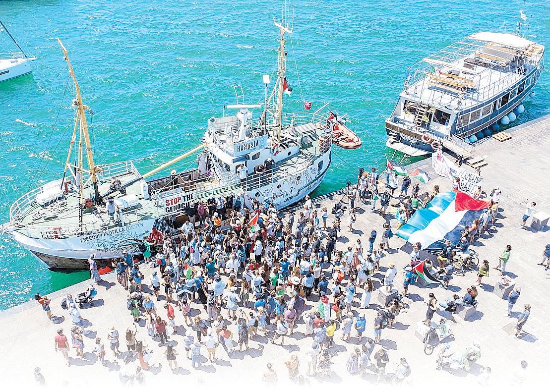 Israeli Missile Hits Gaza Children Collecting Water