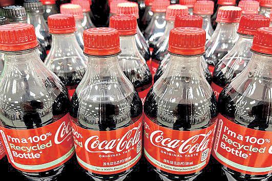 Trump: Coca-Cola switching to cane sugar in US