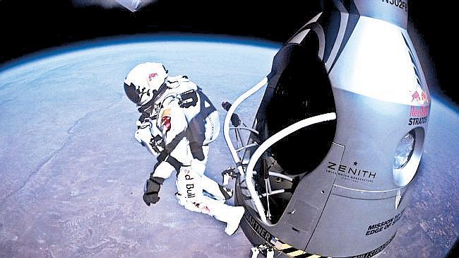 Extreme athlete Baumgartner dies in crash in Italy