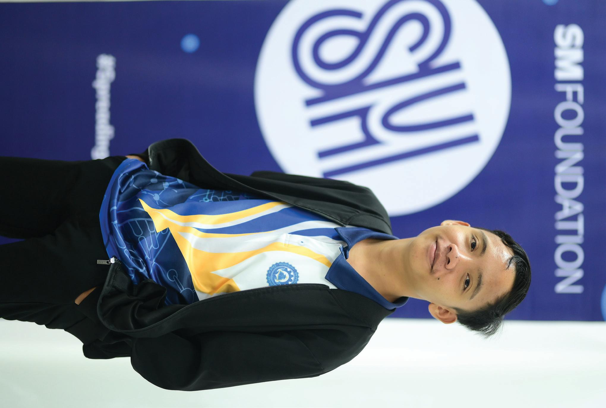From rice fields to coding dreams: New SM Scholar first in the family to step into college