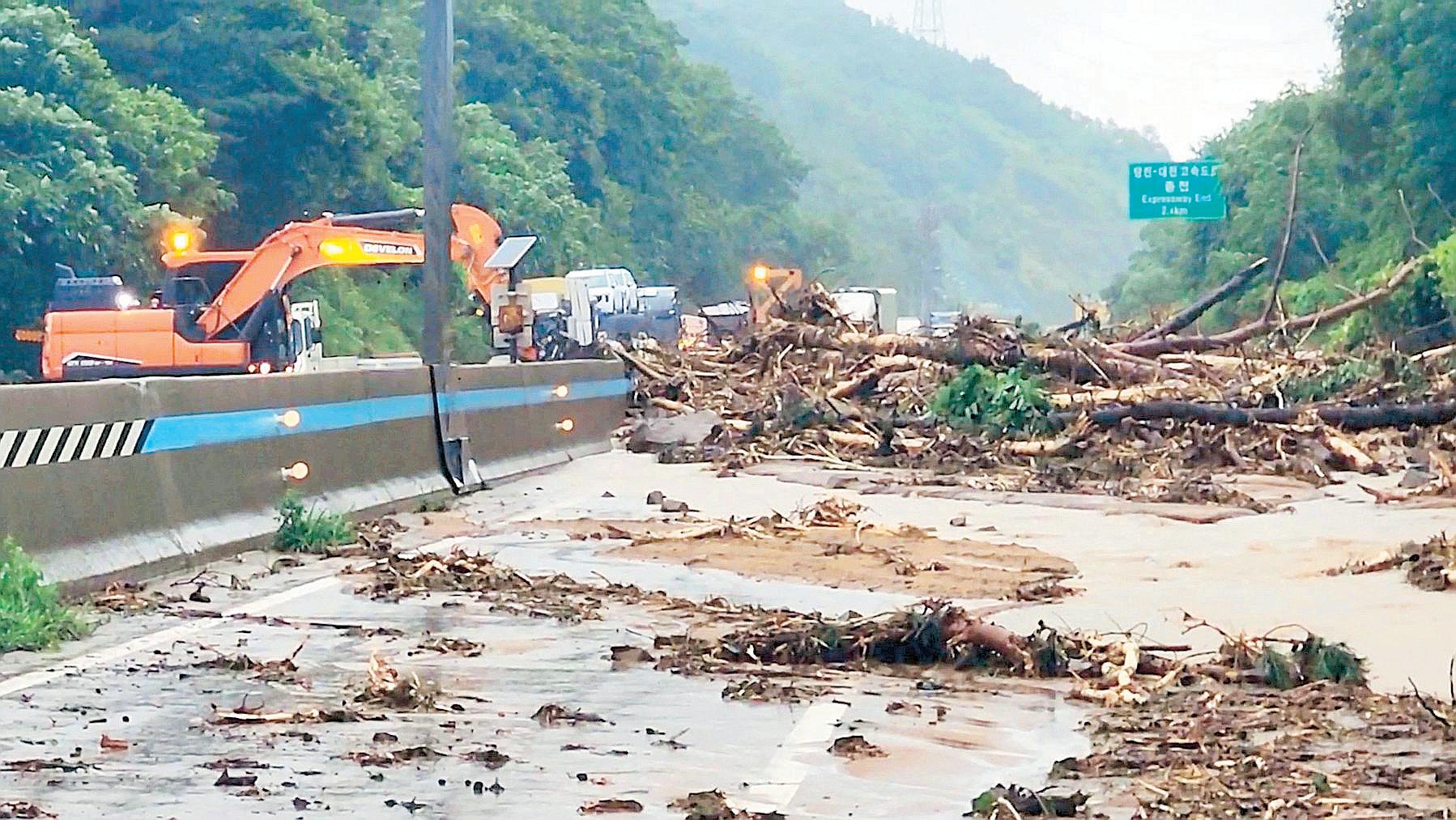 One dead, 3 missing after South Korea landslide