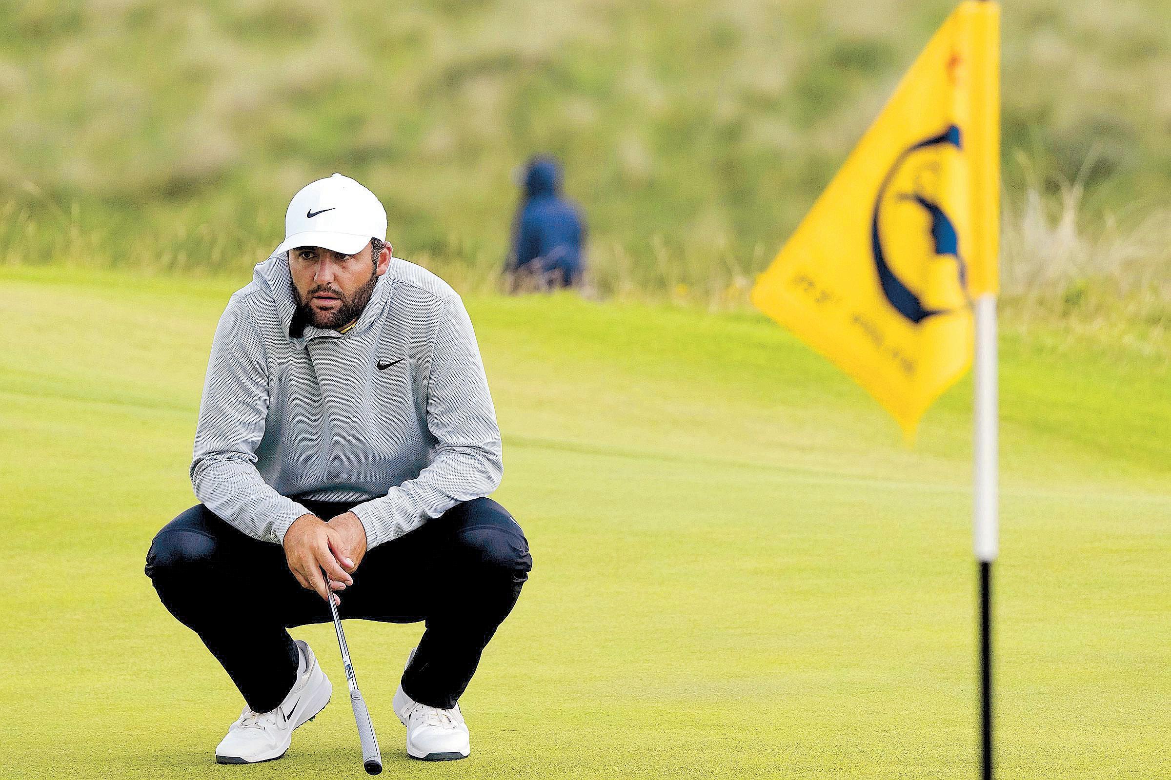 Scheffler Surges to Halfway Lead