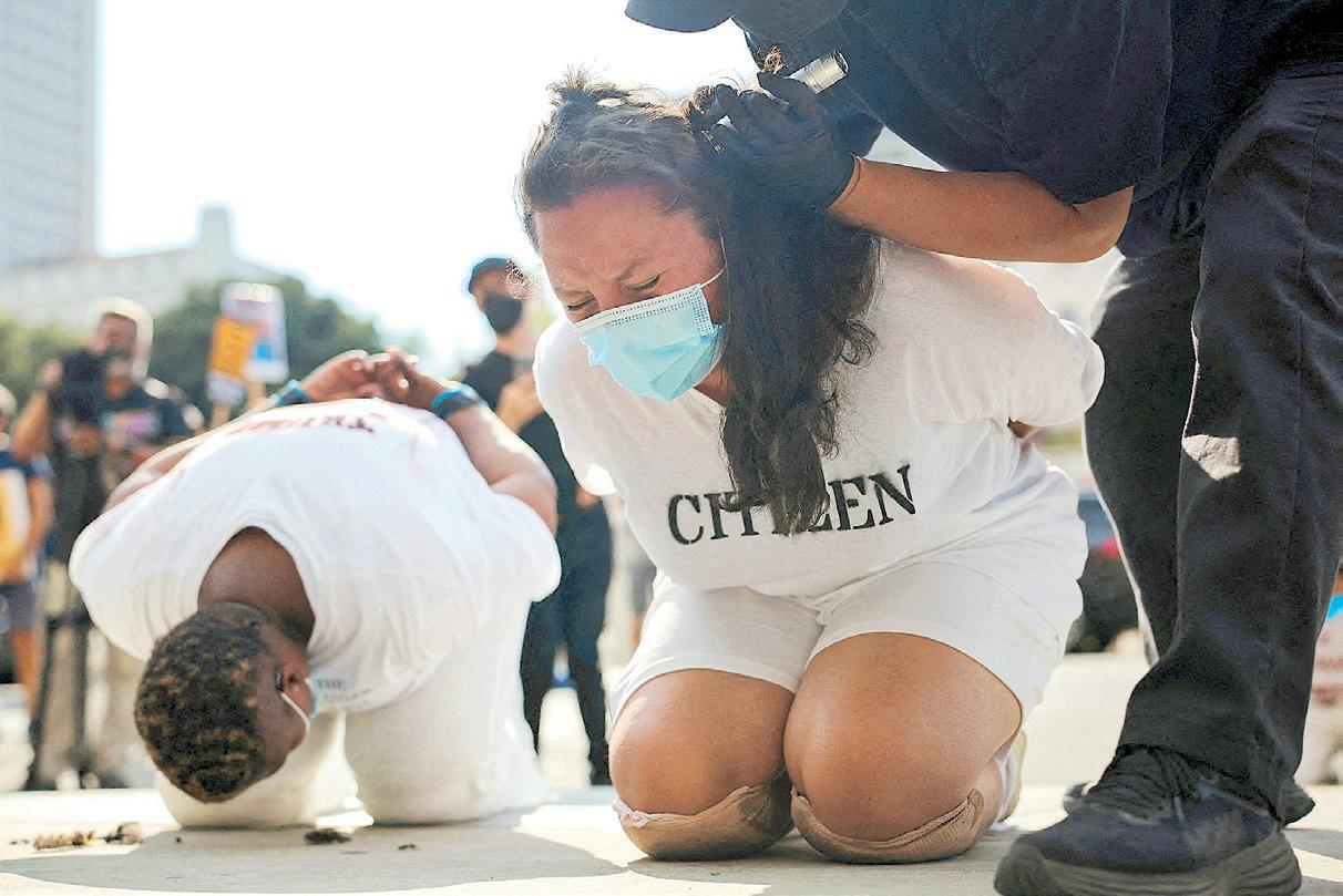 Migrants Freed From El Salvador Reach Venezuela in US Prisoner Deal