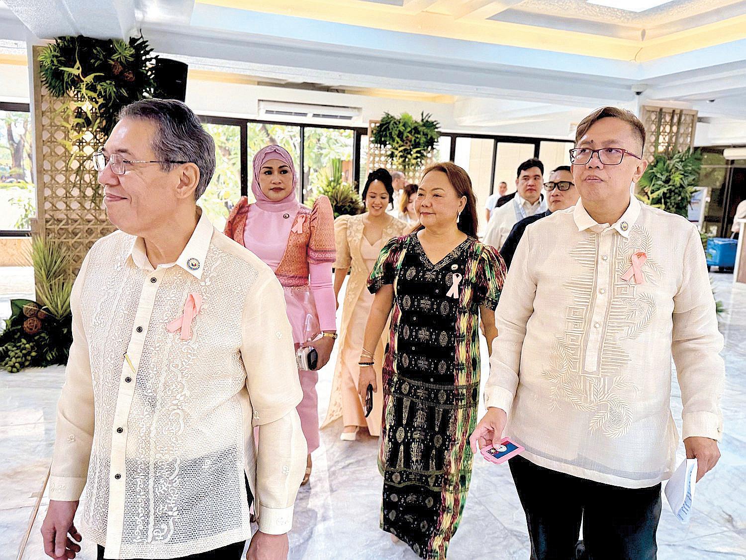 Senate holds caucus today on VP impeachment