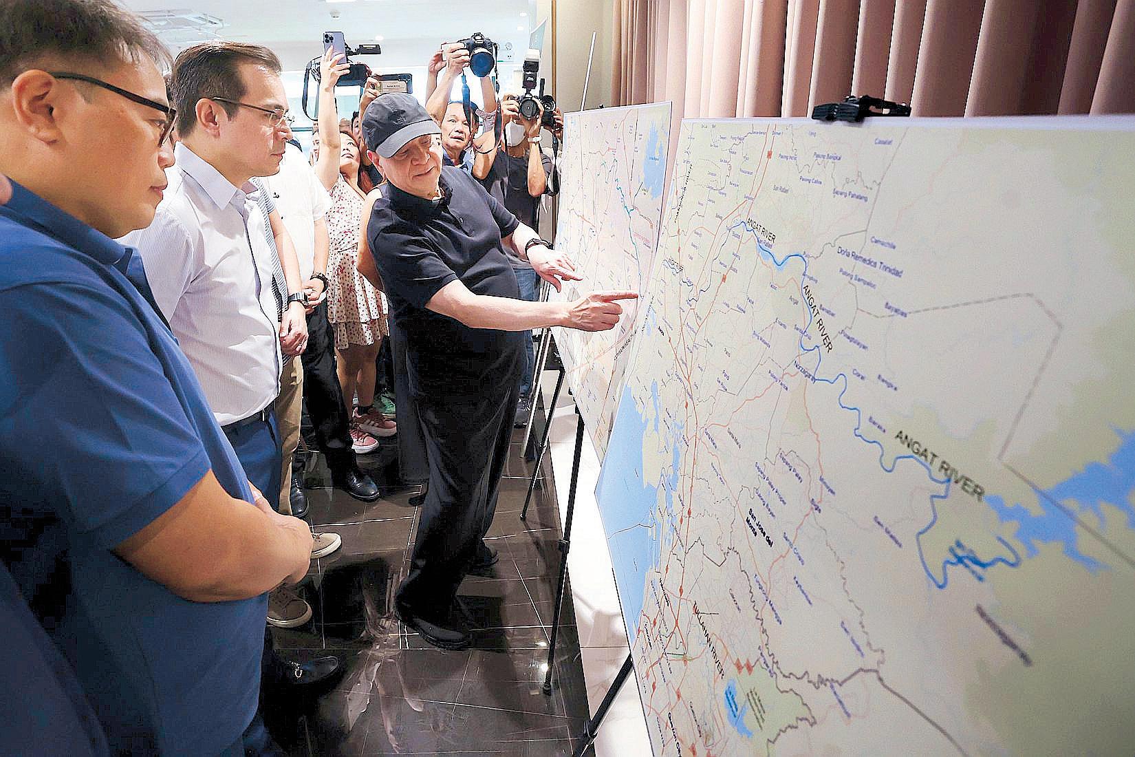 Ramon Ang offers to help solve MM flooding for free