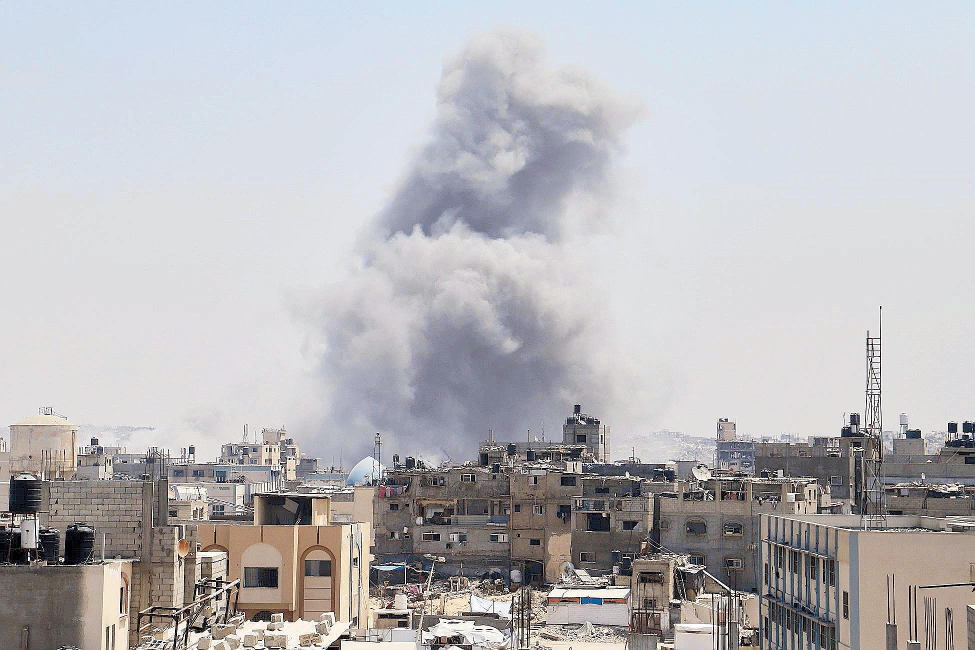 Israeli Military Conducts Operations on Gaza City Outskirts