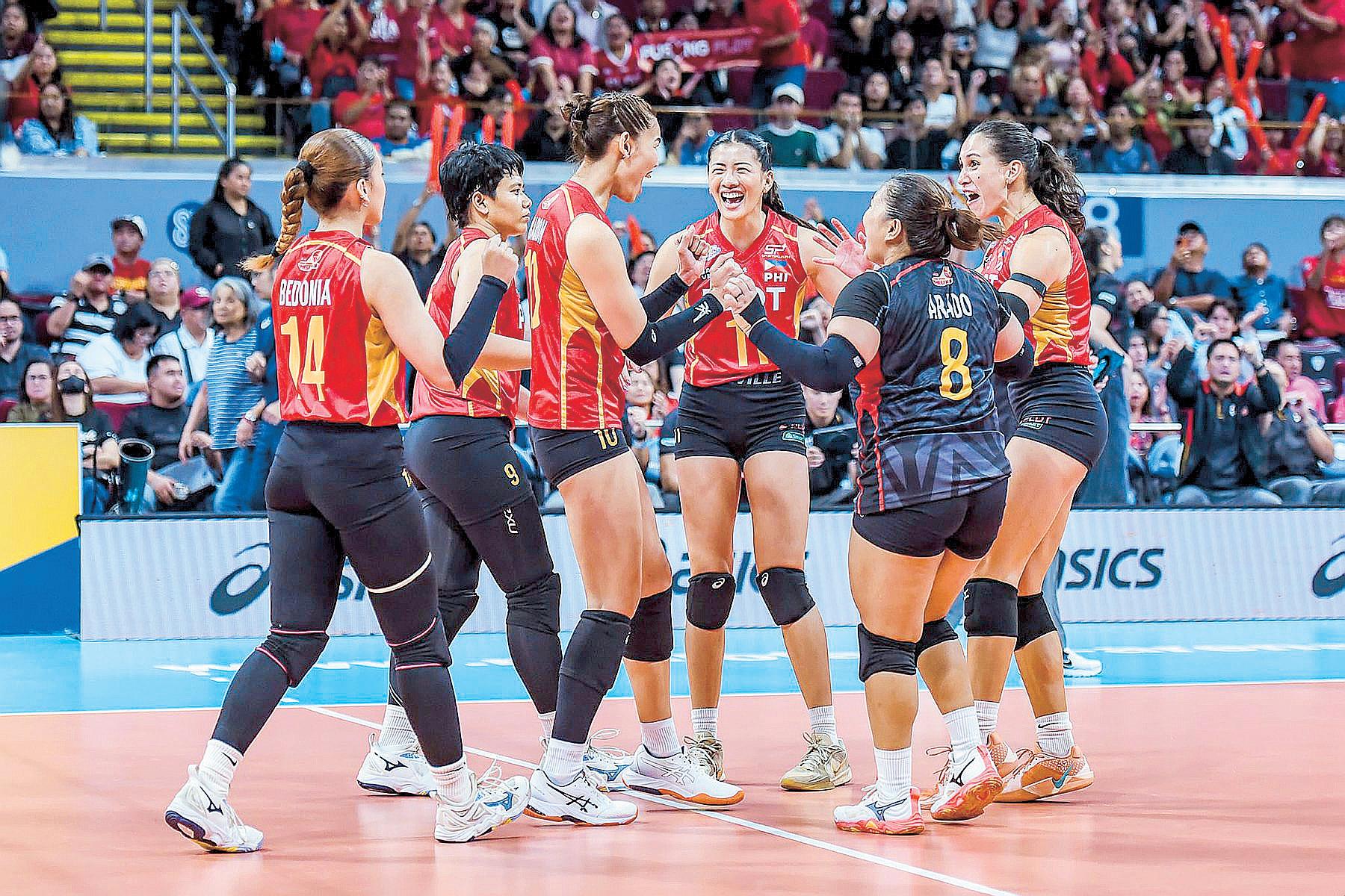 PLDT Hitters, Crossovers clash anew