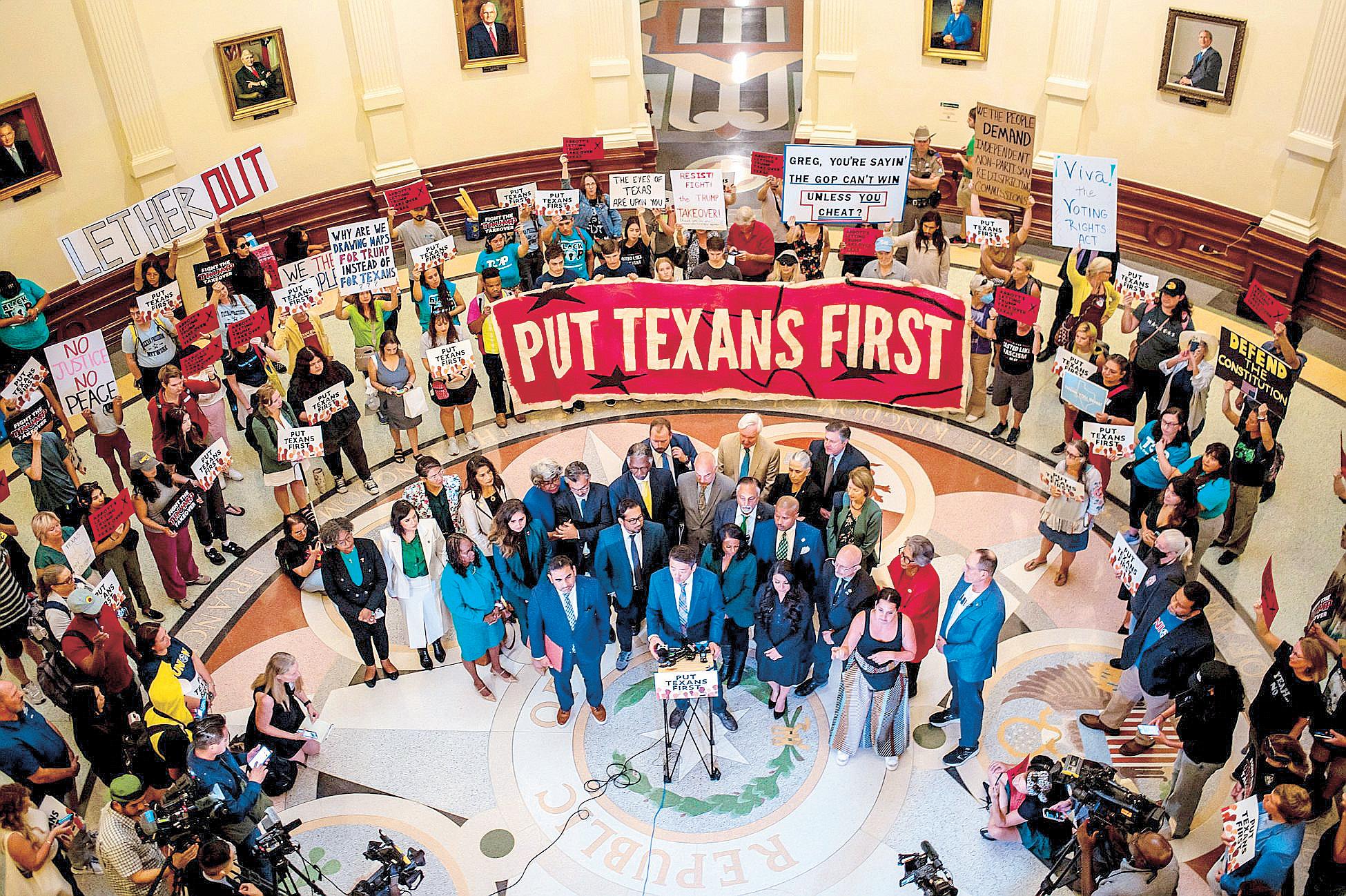 Texas Lawmakers Approve New Electoral Map Favoring Republicans