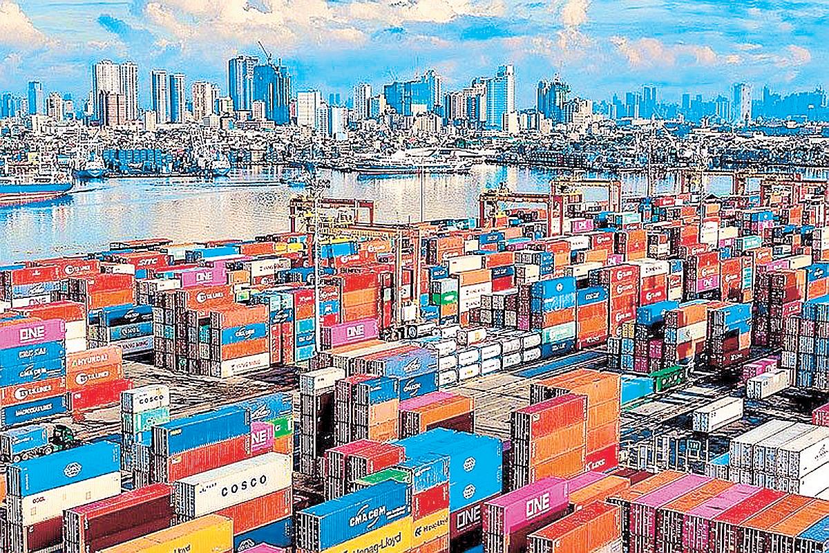 Trade Gap Narrows to $4 Billion in July