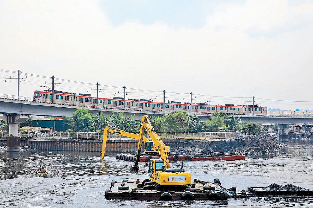 SMC, NNIC River Cleanups Help Ease Flooding at NAIA, Nearby Areas