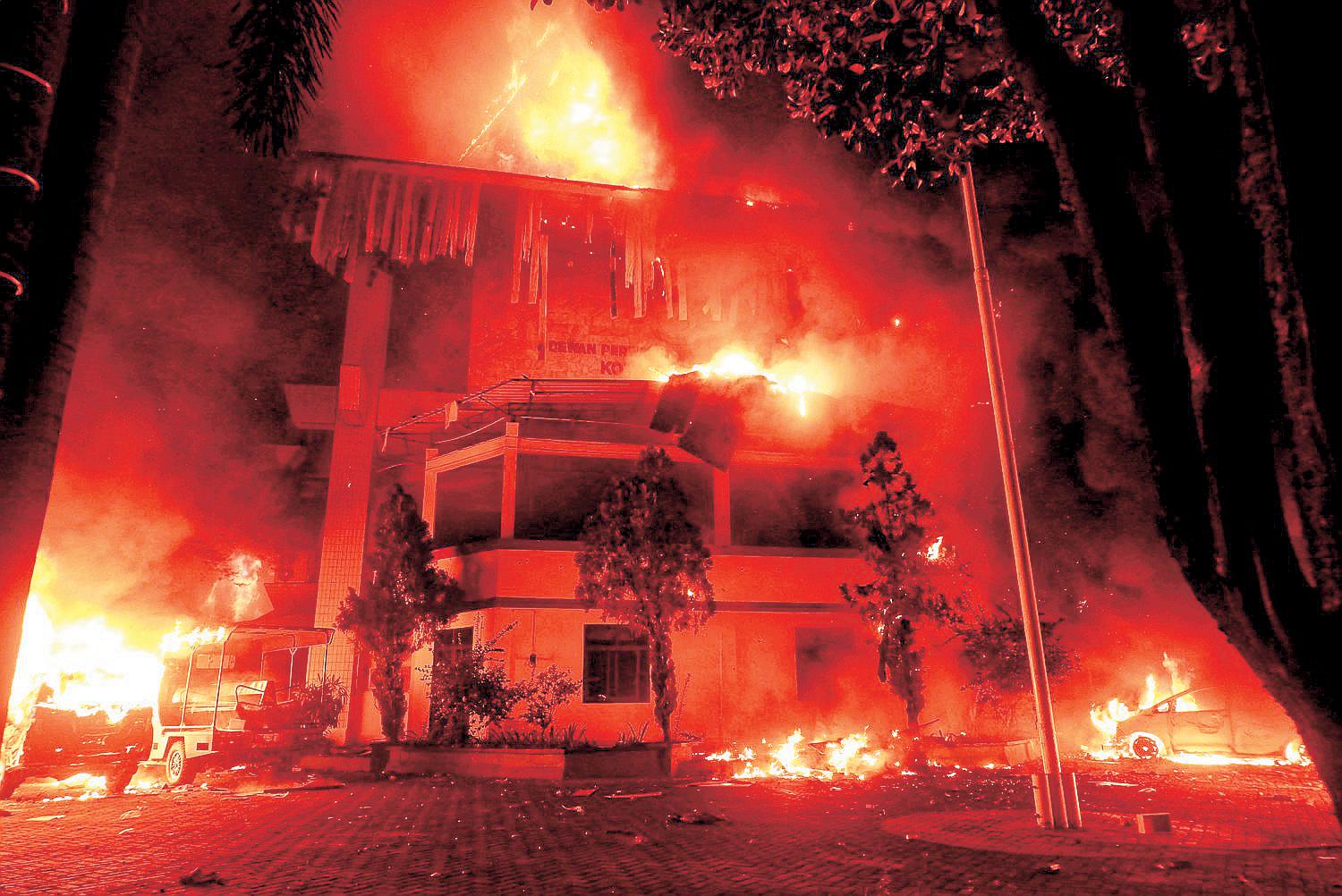 Blaze kills 3 amid Indonesia protests over driver death