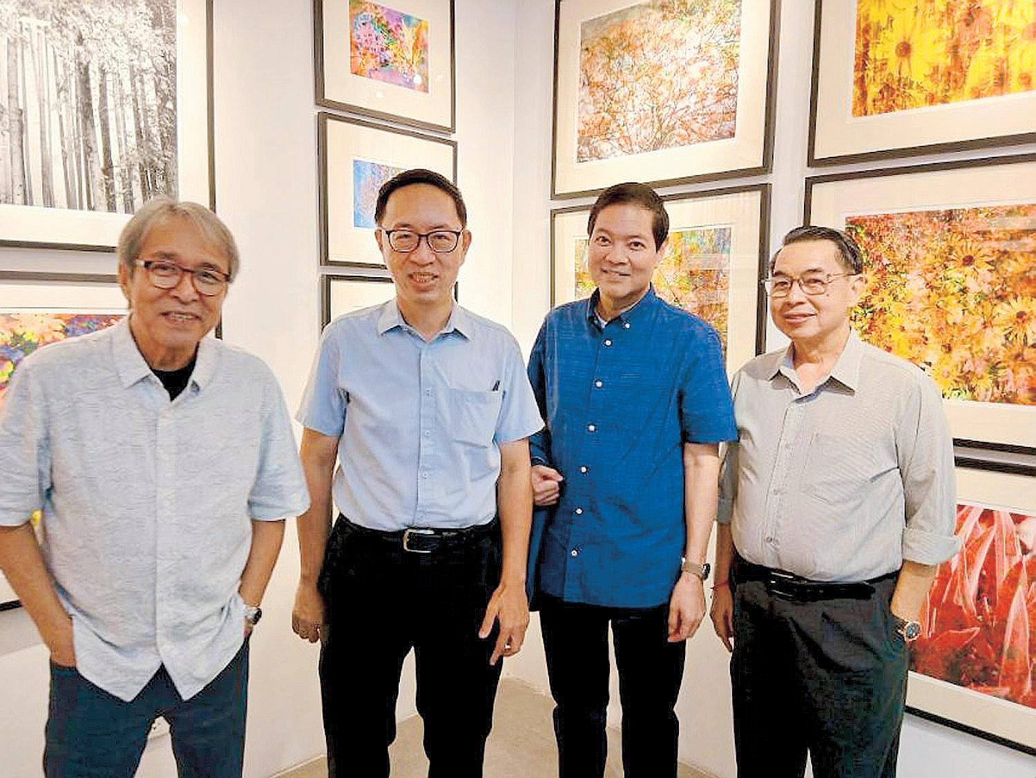 The Patient Lens: Alvin Lee's Floral Poetry