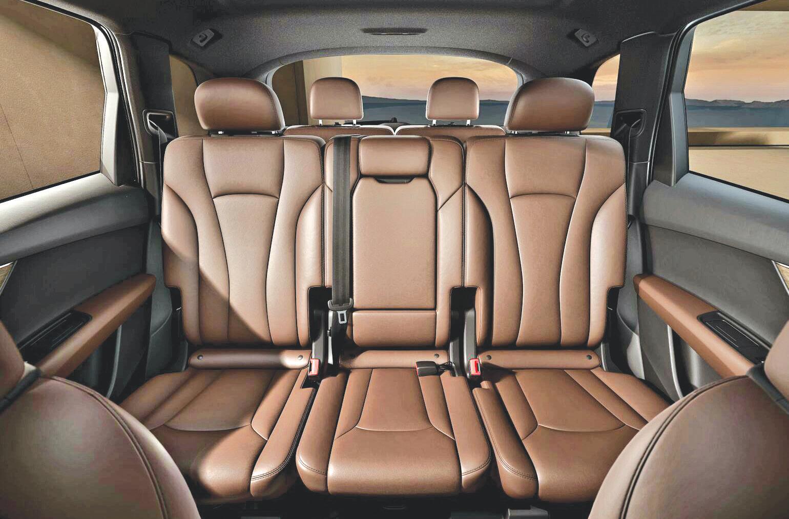 FIRST CLASS FOR 7: 'TRADE IN. TRADE UP' TO THE AUDI Q7 HYBRID