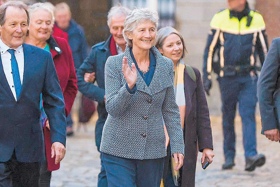 Left-winger Catherine Connolly wins Ireland's presidential election