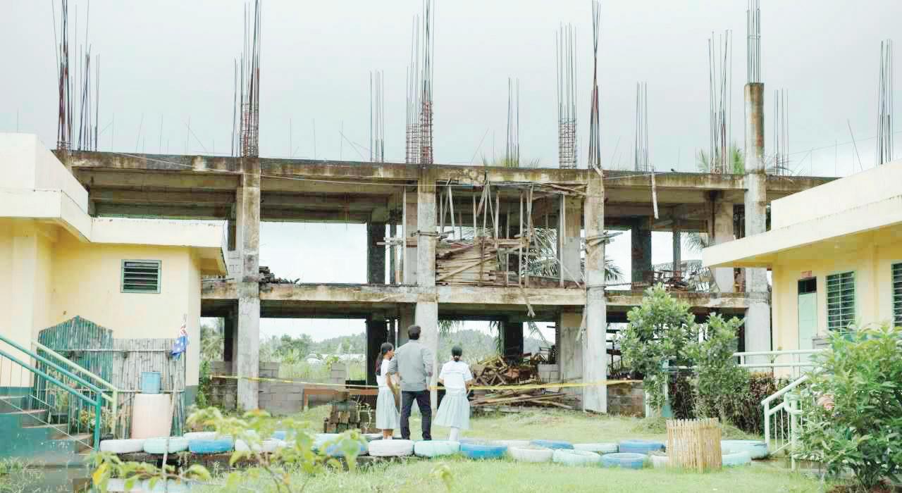 Dingdong Dantes travels the country in GMA docu on anomalous infra projects