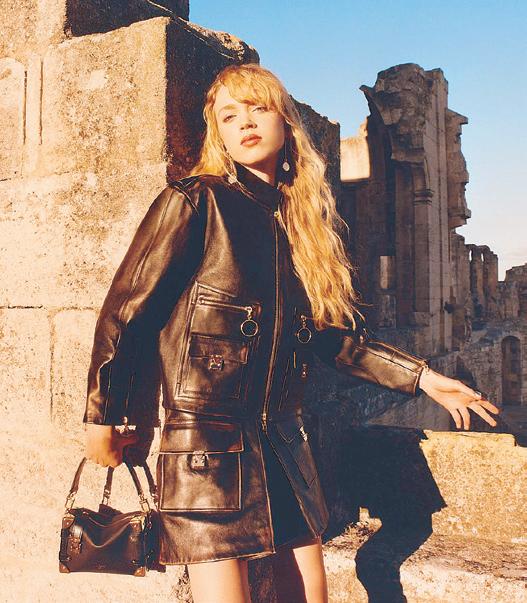 THE ART OF HOLLDAY DRESSING